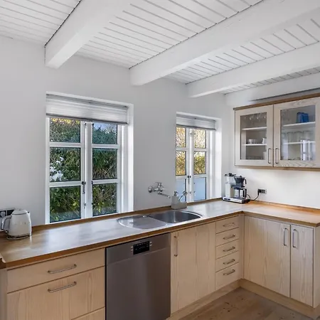 Semesterbostad Faik - 1-4km From The Sea By Interhome *